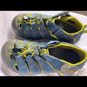 KEEN Newport kids hiking shoes
